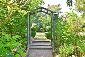 Photo 30- click for photo gallery